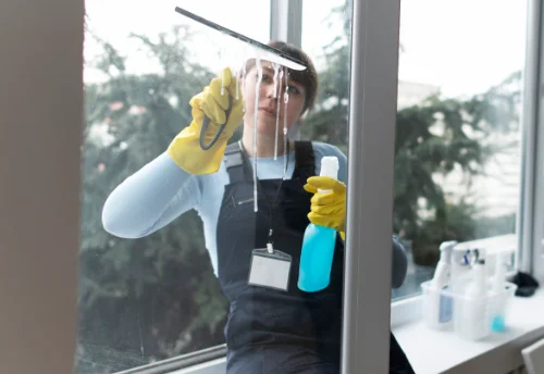 Nettoyage de vitres intérieures et extérieures à Saint-Yan